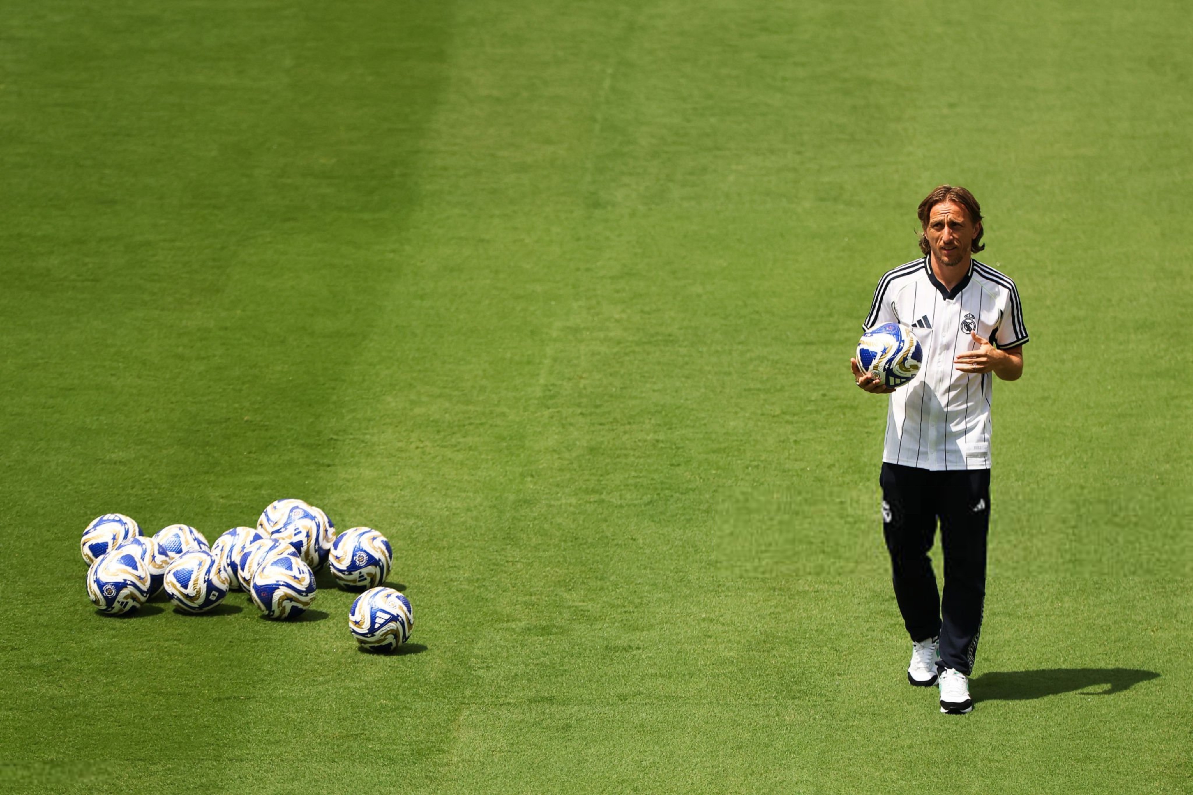 德甲赛程吃紧，巴黎圣日耳曼赛前外线爆发，更衣室稳定，团队化学反应显著的简单介绍