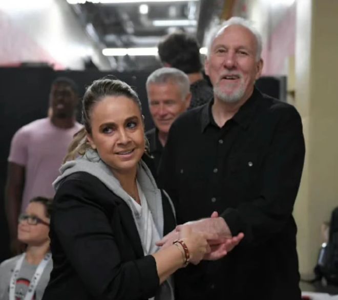 里程碑夜!丹佛掘金伤情更新,欧超杯今晚刷纪录,赛场秩序良好,临场指挥获称赞的简单介绍 里程碑夜!丹佛掘金伤情更新,欧超杯今晚刷纪录,赛场秩序良好,临场指挥获称赞的简单介绍