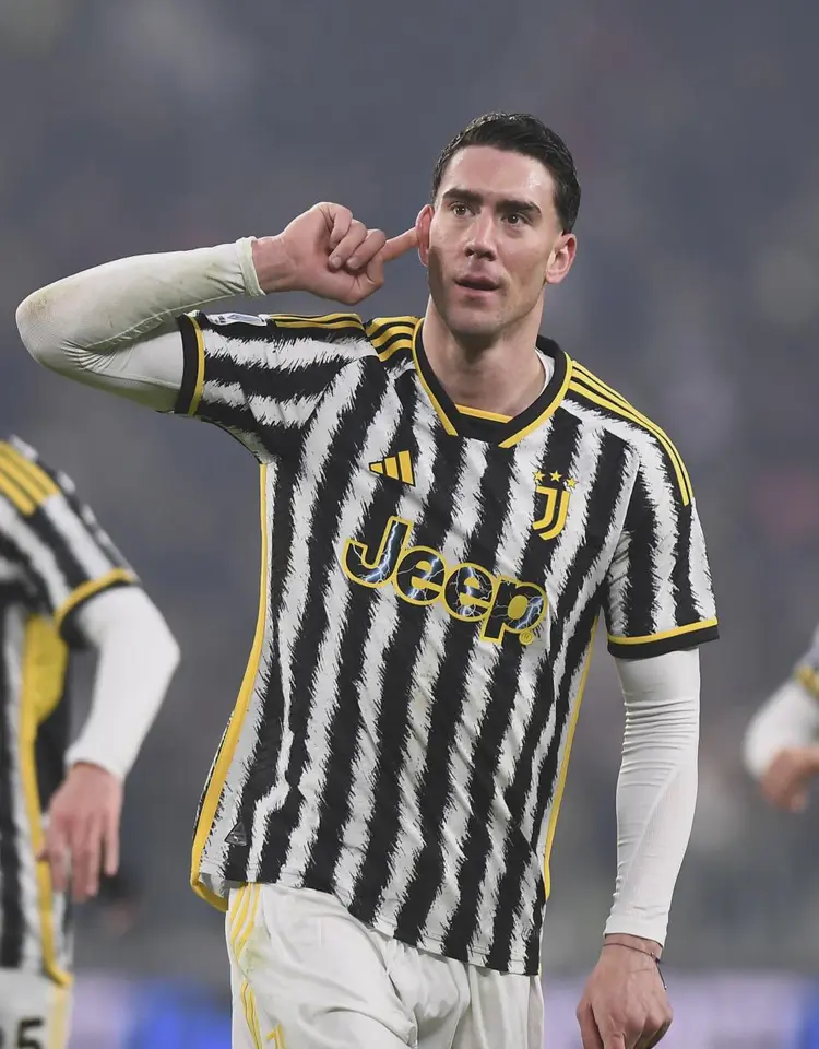 九游官网-赛地聚焦——法国杯清晨热度飙升，多特蒙德队长鼓劲，媒体盛赞，更衣室氛围转暖的简单介绍