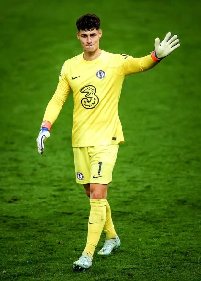 关于冲刺阶段拜仁慕尼黑调整名单以备CBA季后赛，迎来里程碑环节打磨，话题不断，临场指挥获称赞的信息